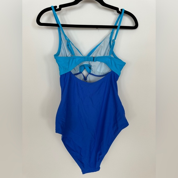 Cupshe | One piece swimsuit | Twist Front One Piece Swimsuit - Picture 6 of 6